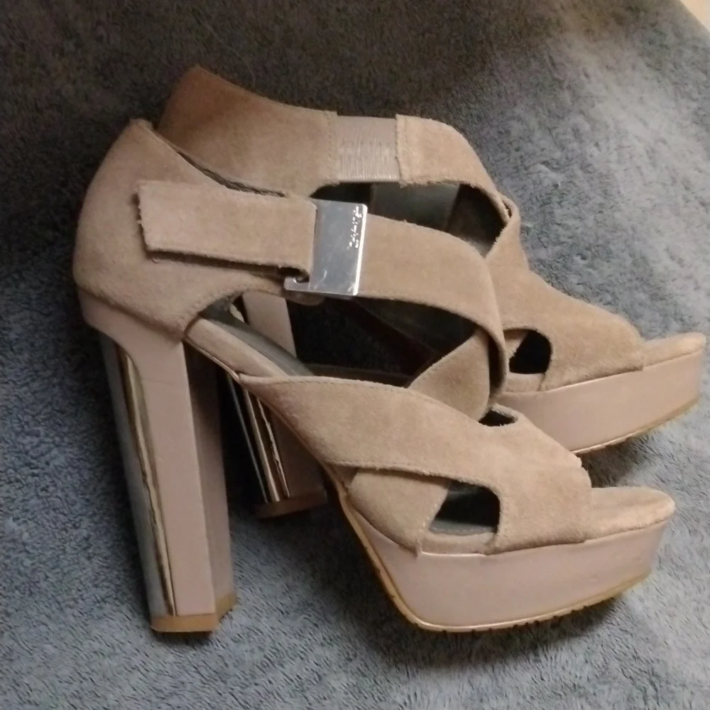 Calvin Klein suede platform shoe size 6.5